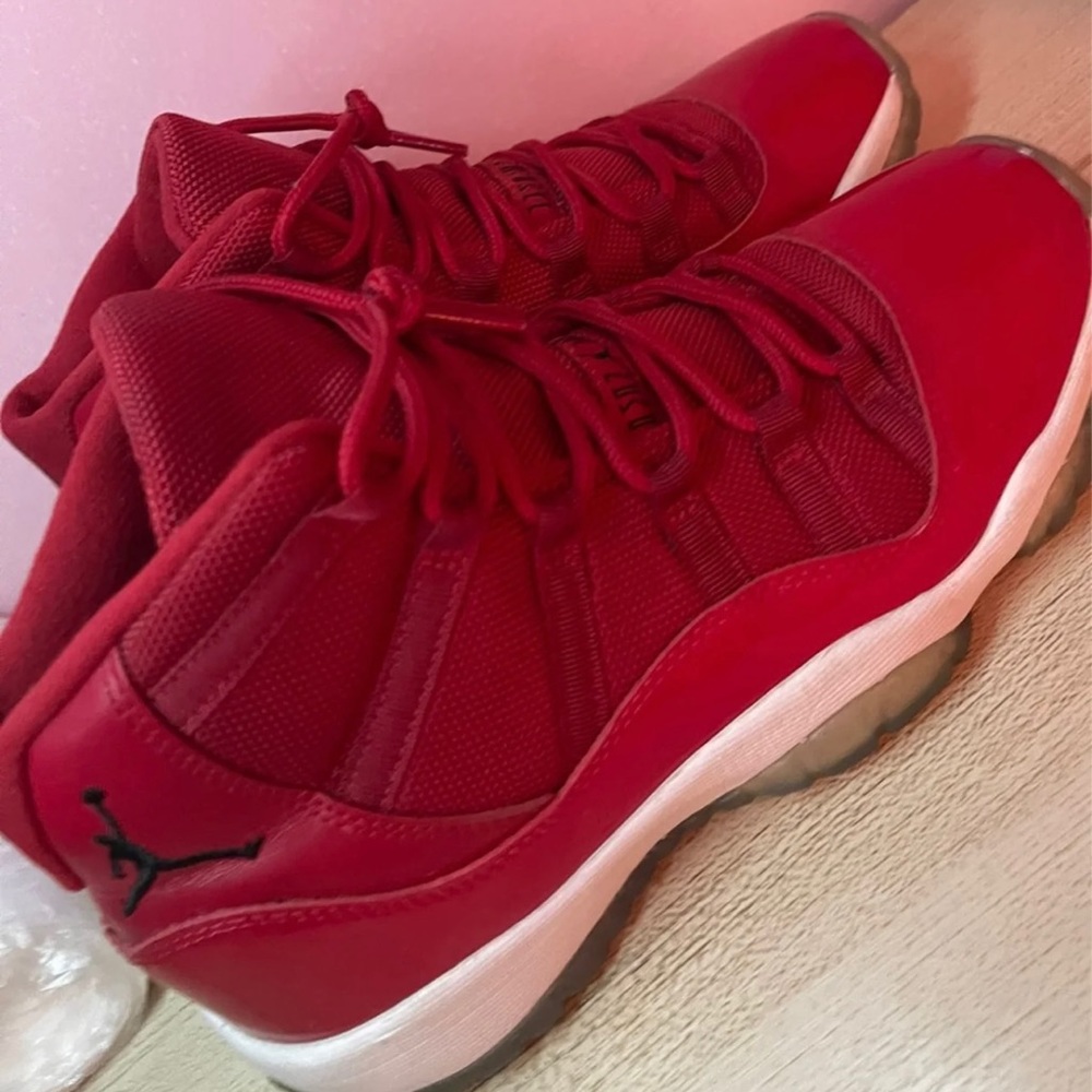 Jordan 11s